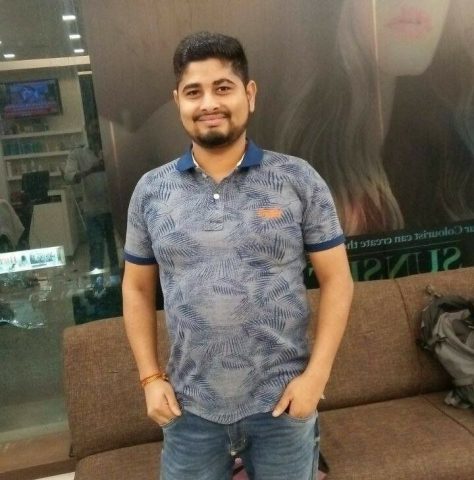आँखे खुलीं तो देखा कि बहन का ब्रीफकेस गायब